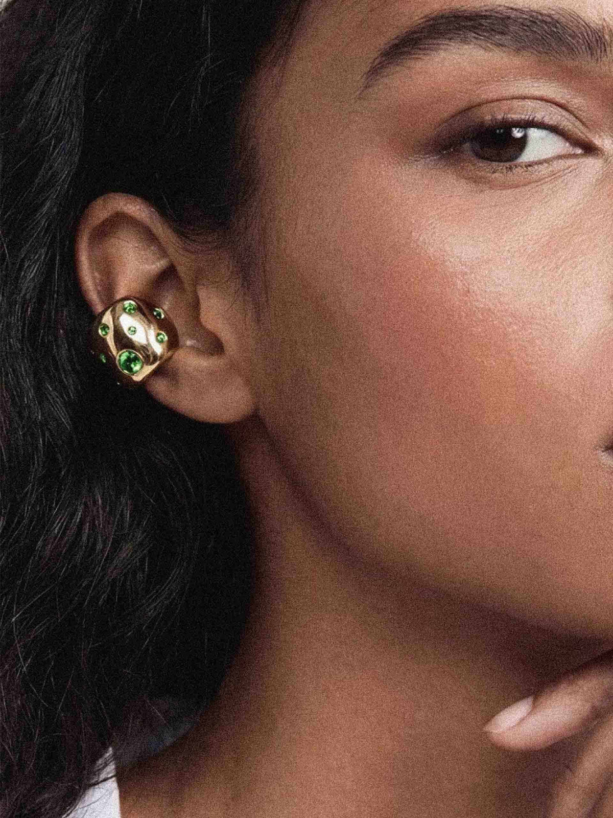 Scattered Crystal Chunky Ear Cuff