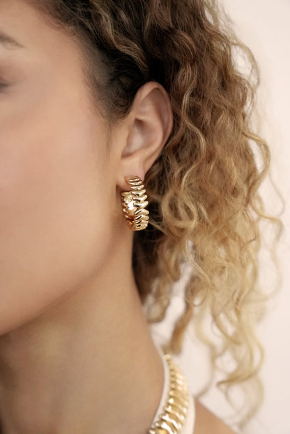 Medium Metal Moderna Hoops