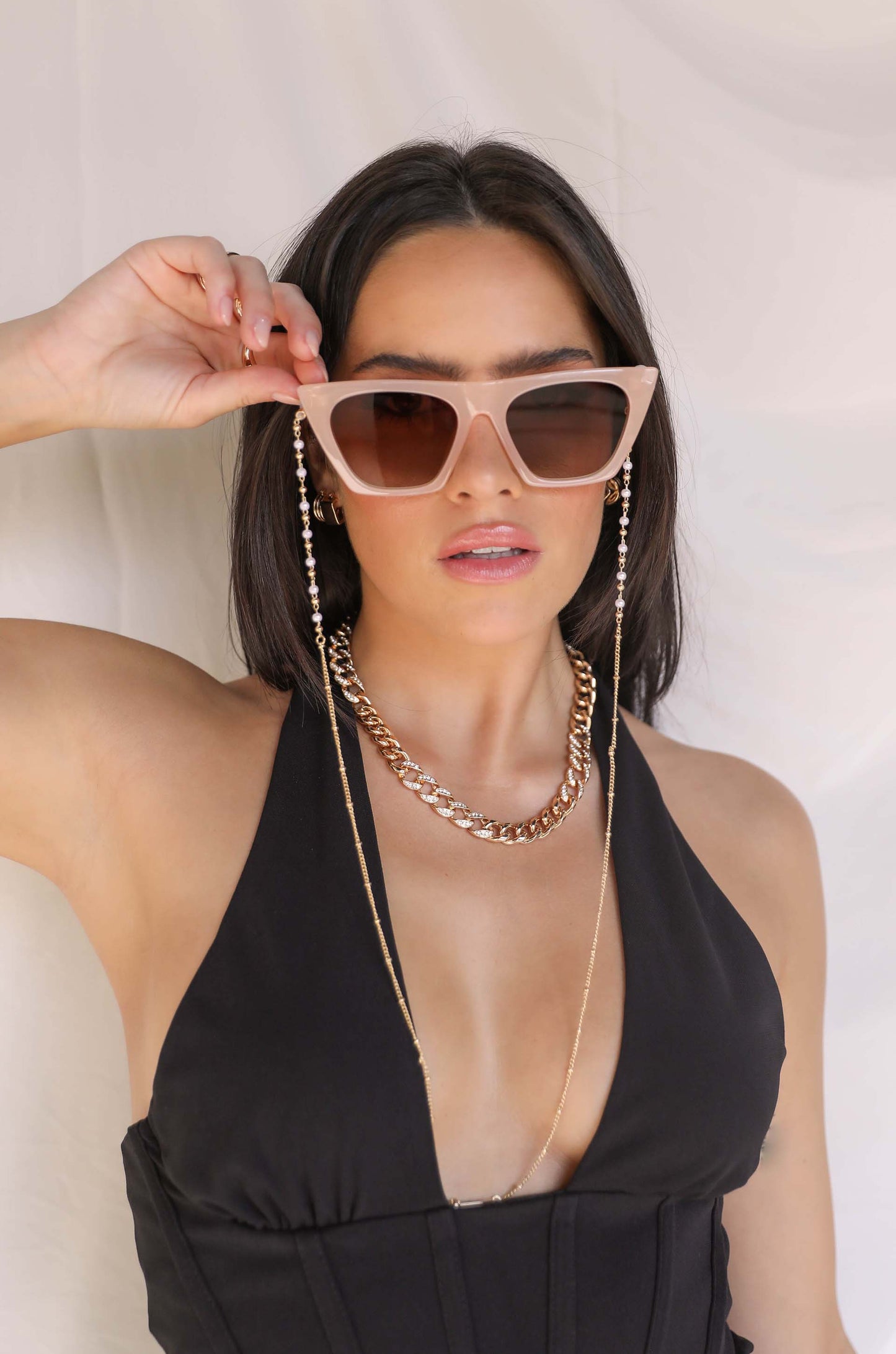 Dainty Pearl and Gold Eyeglass Chain