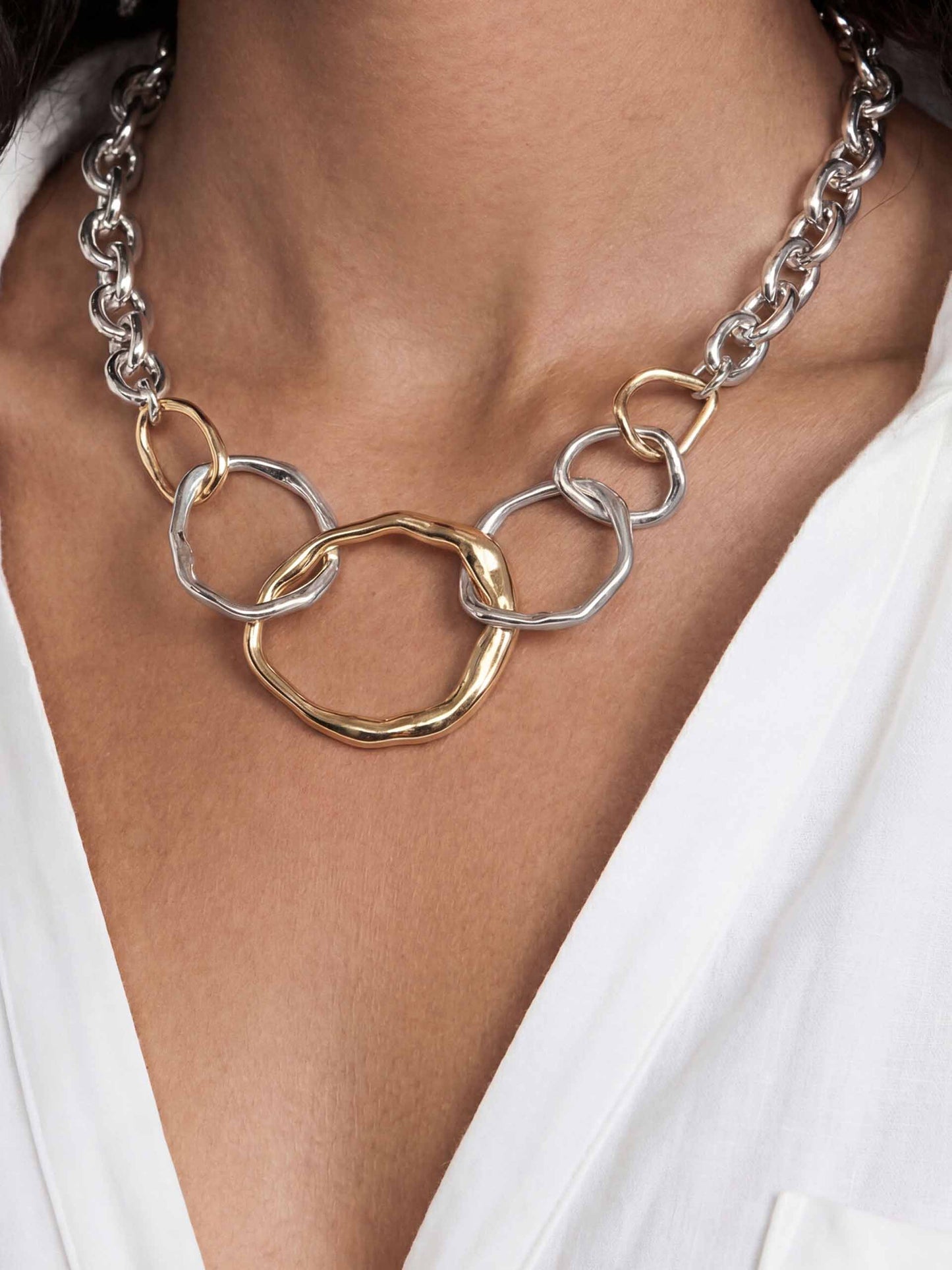 Interlocking Golden Chain Necklace