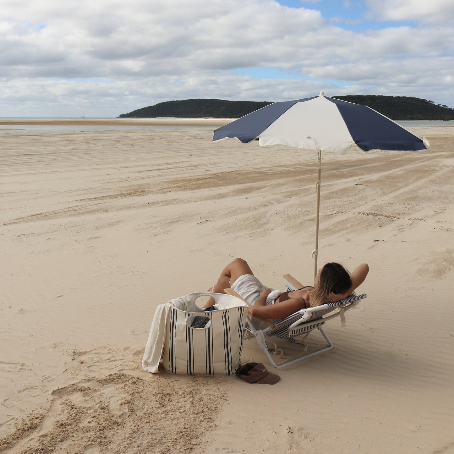 Deluxe Beach Chair - Navy Stripe