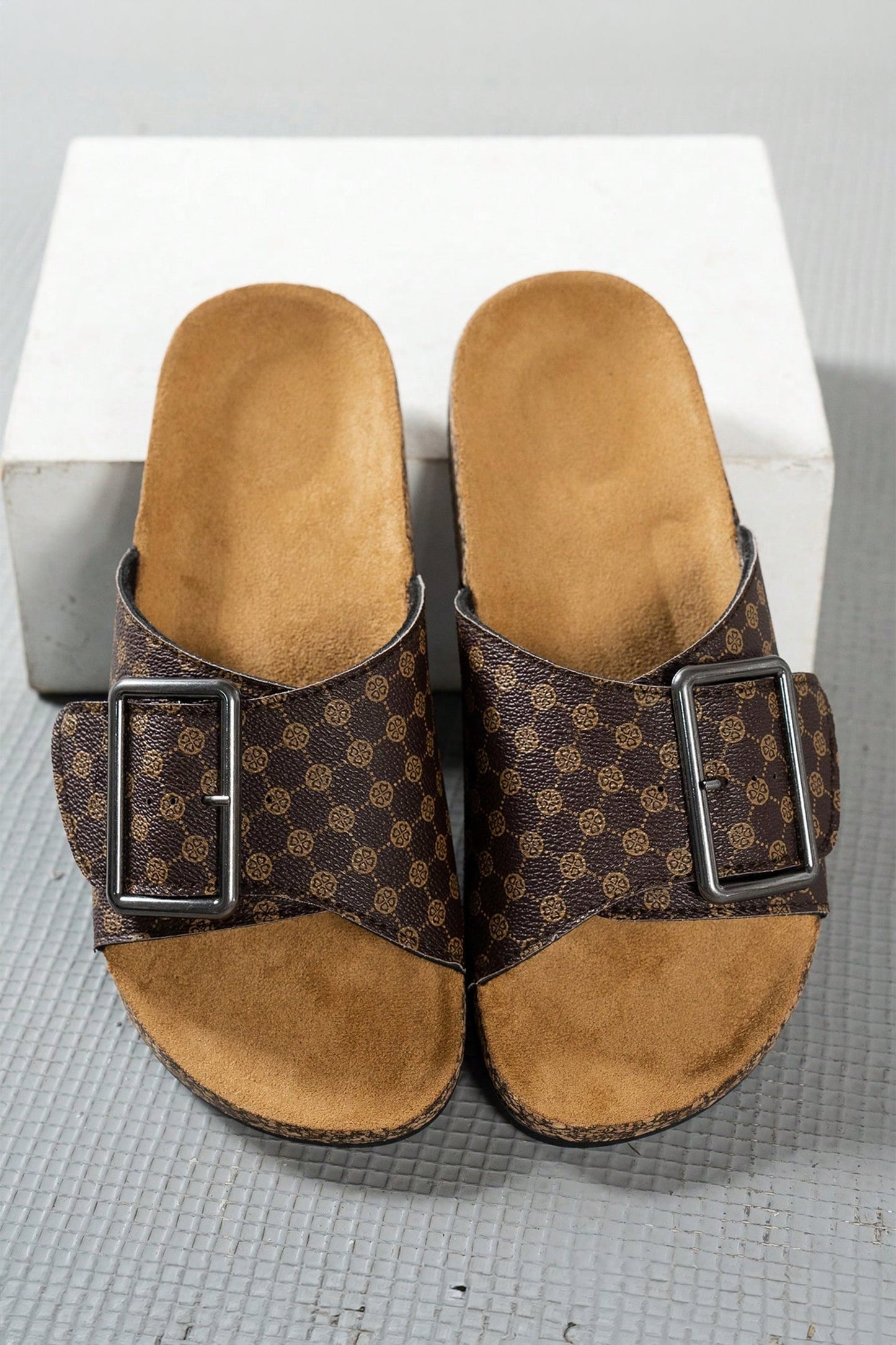 Color black Retro Geometric Print Buckle Strap Flat Slippers