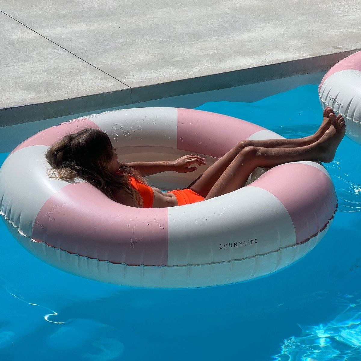 Luxe Pool Ring - Stole My Heart Pink